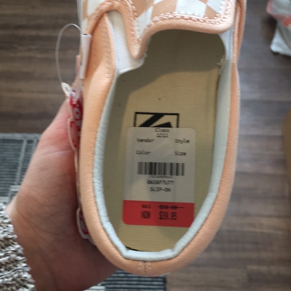 NWT VANS SLIP ON - Picture 2 of 4